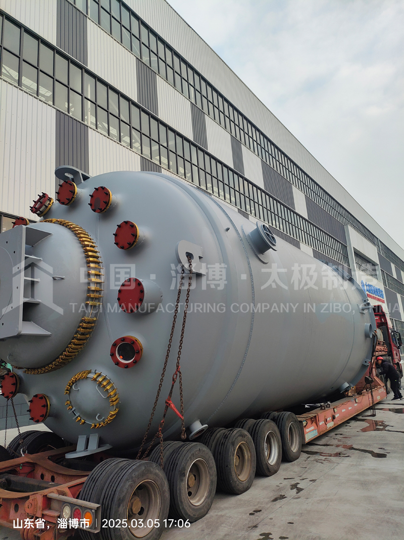 太極 8 萬升大型搪玻璃反應釜完成發貨 彰顯制造實力